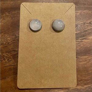 Quartz stud earrings